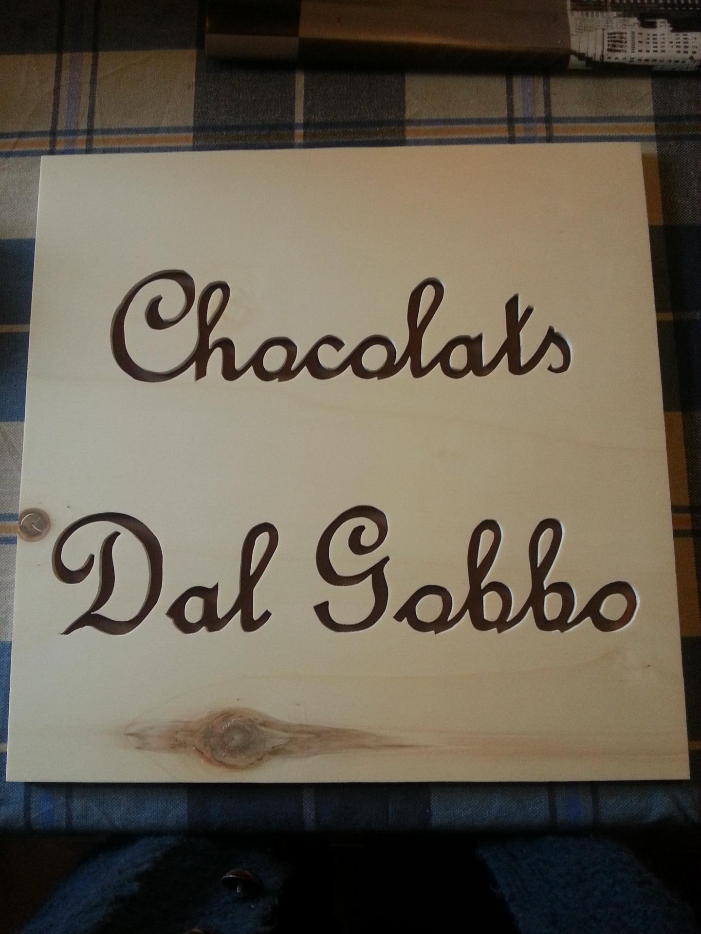 Plaque en bois pour un artisan chocolatier