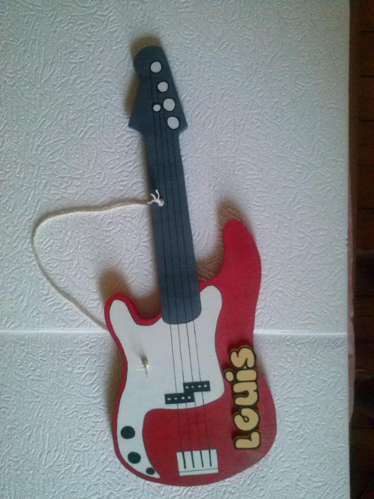 Guitare électrique (réf. P 05)  18€  VENDUE