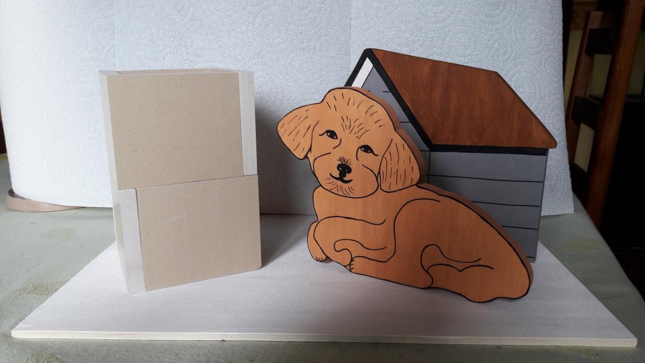 Porte-crayons et range-courrier chien (modèle fourni par la cliente)